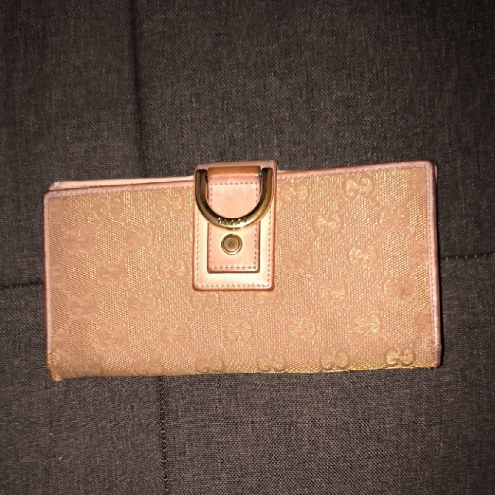Gucci | Pink and Gold Wallet
